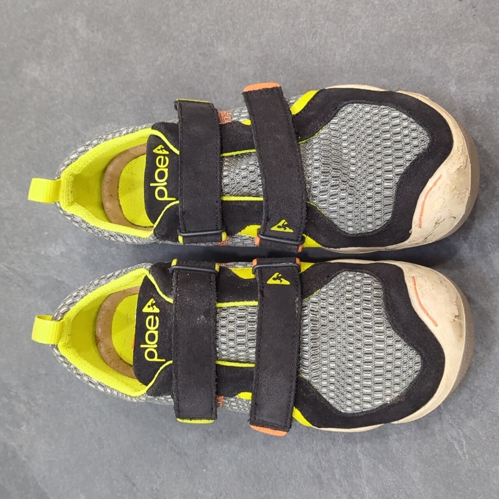 Plae shoes - size 2.5